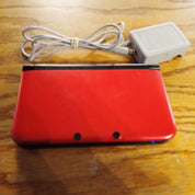 Nintendo 3DS XL - Red
