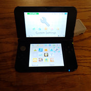 Nintendo 3DS XL - Red