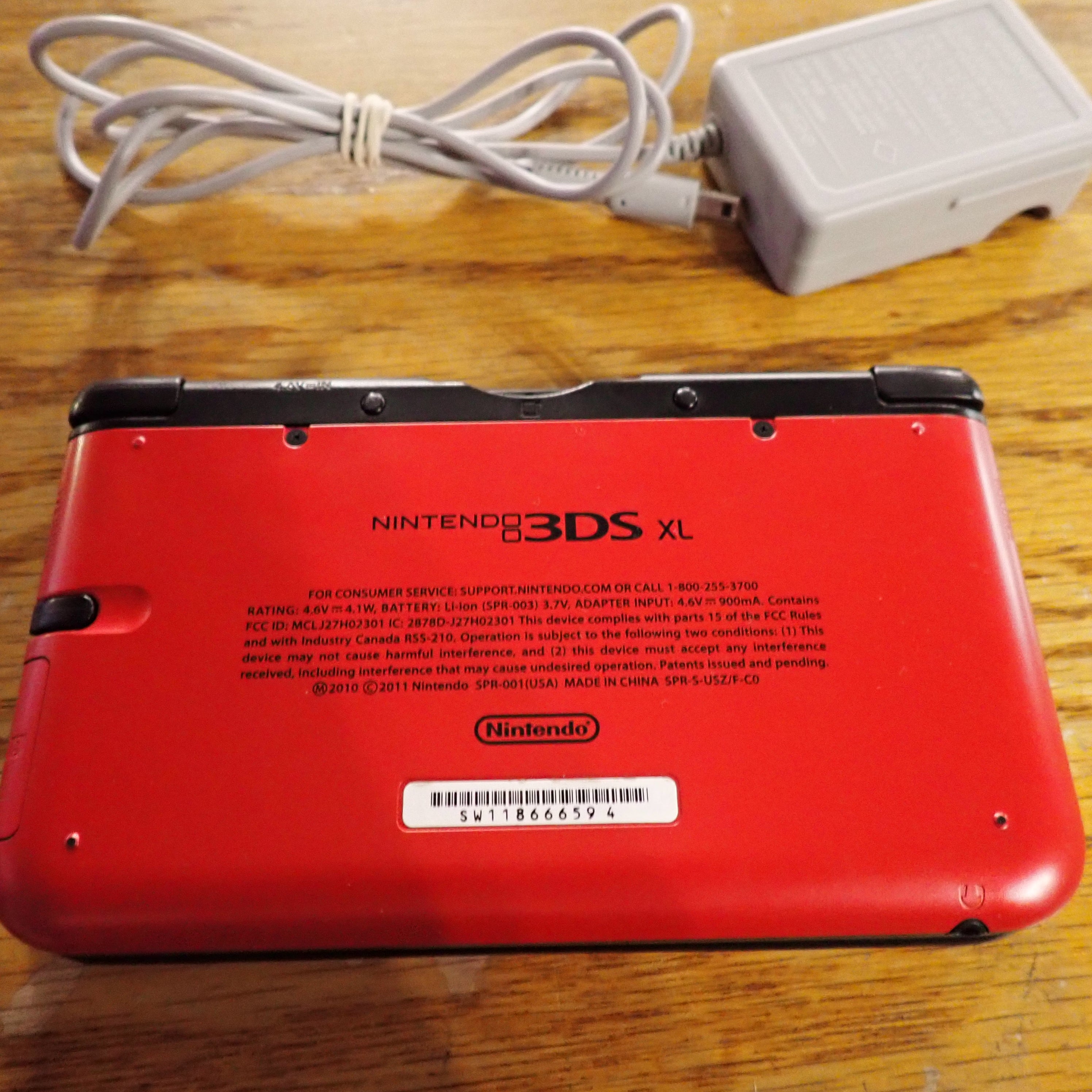 Nintendo 3DS XL - Red