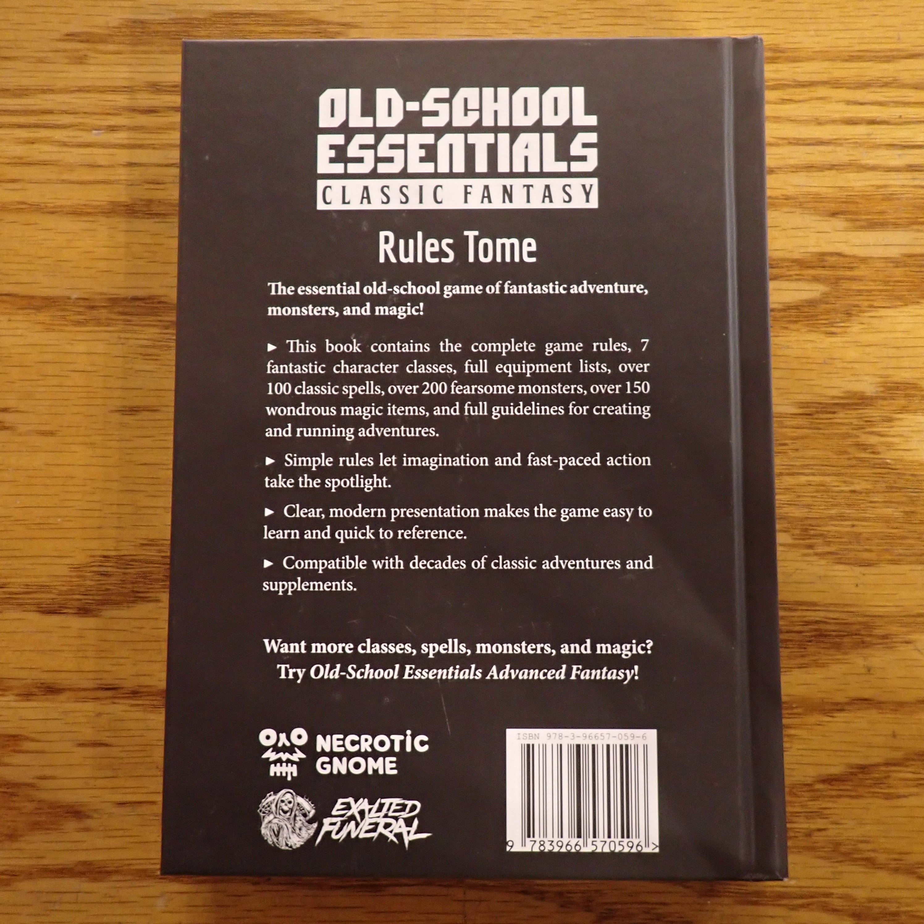 Old-School Essentials: Classic Fantasy [Pre-Owned]