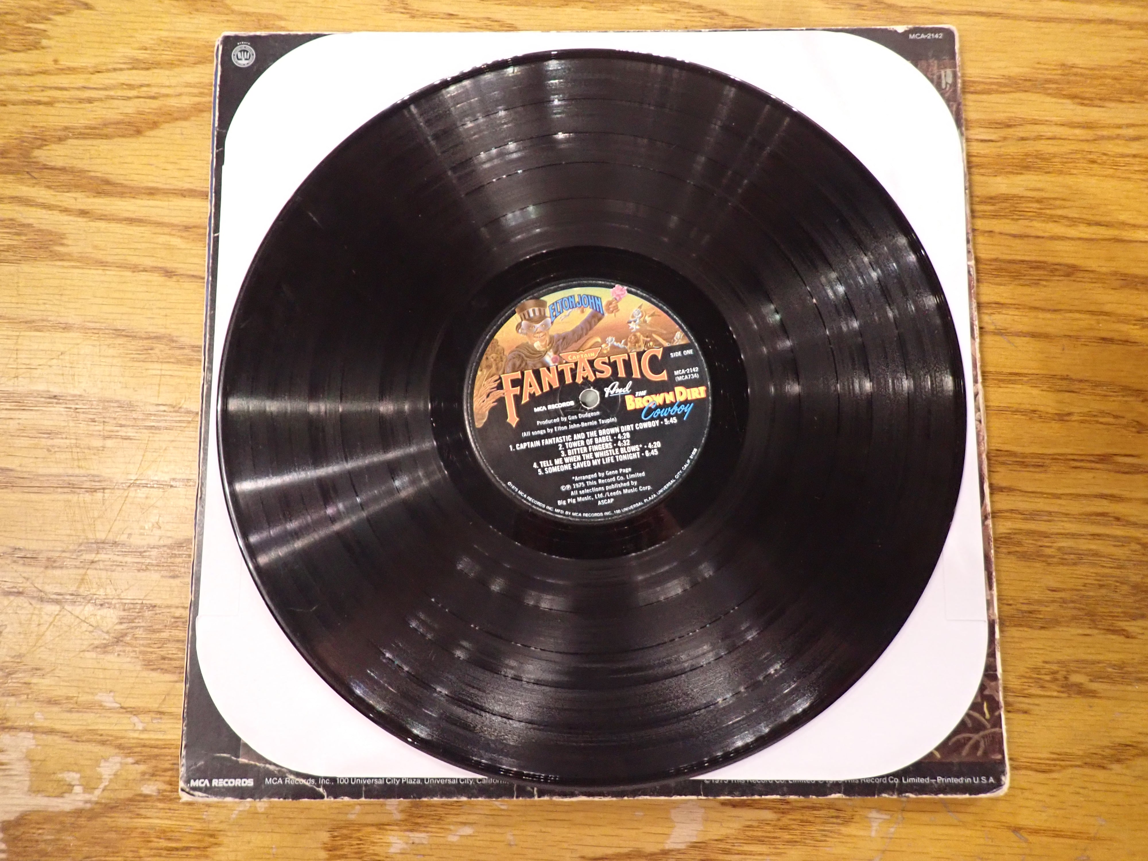 Elton John - Captain Fantastic and the Brown Dirt Cowboy