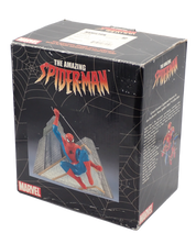 The Amazing Spider-Man "On the Prowl" - Diamond Select Toys Satute