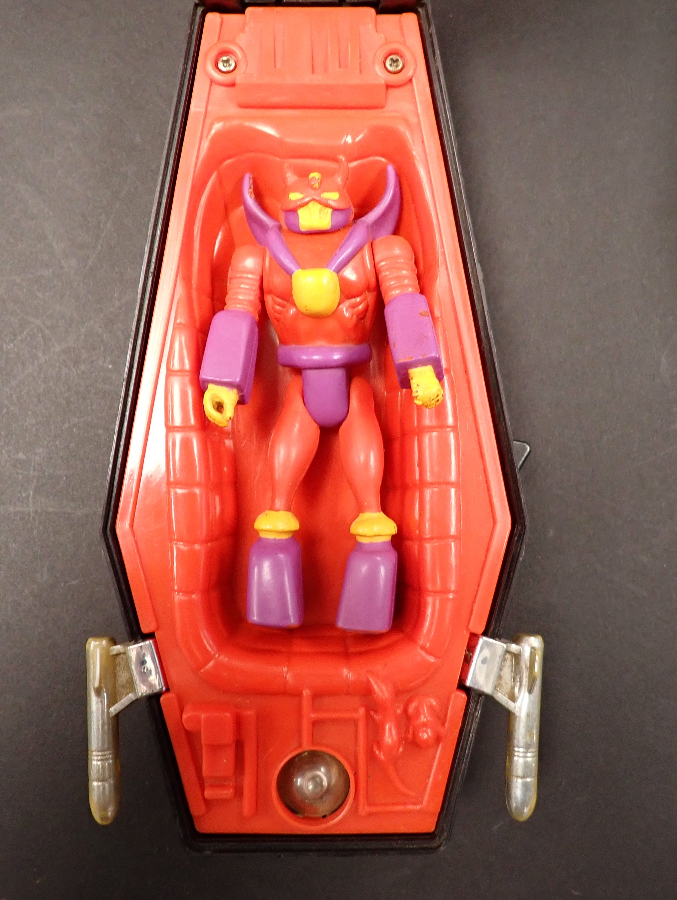 Voltron Coffin of Darkness (INCLUDES FIGURE)