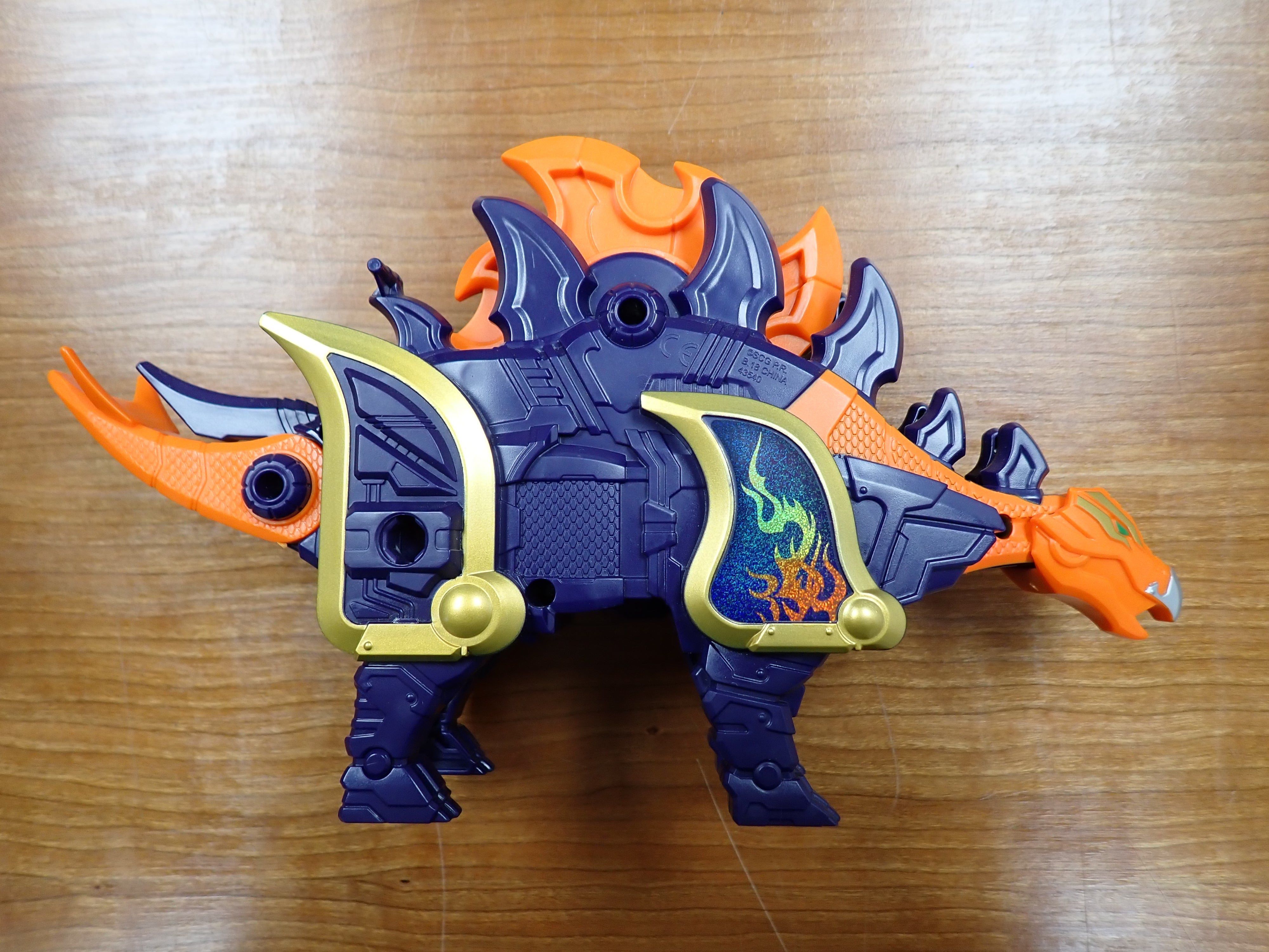 Bandai: Power Rangers Super Ninja Steel - Stegasaurus Zord