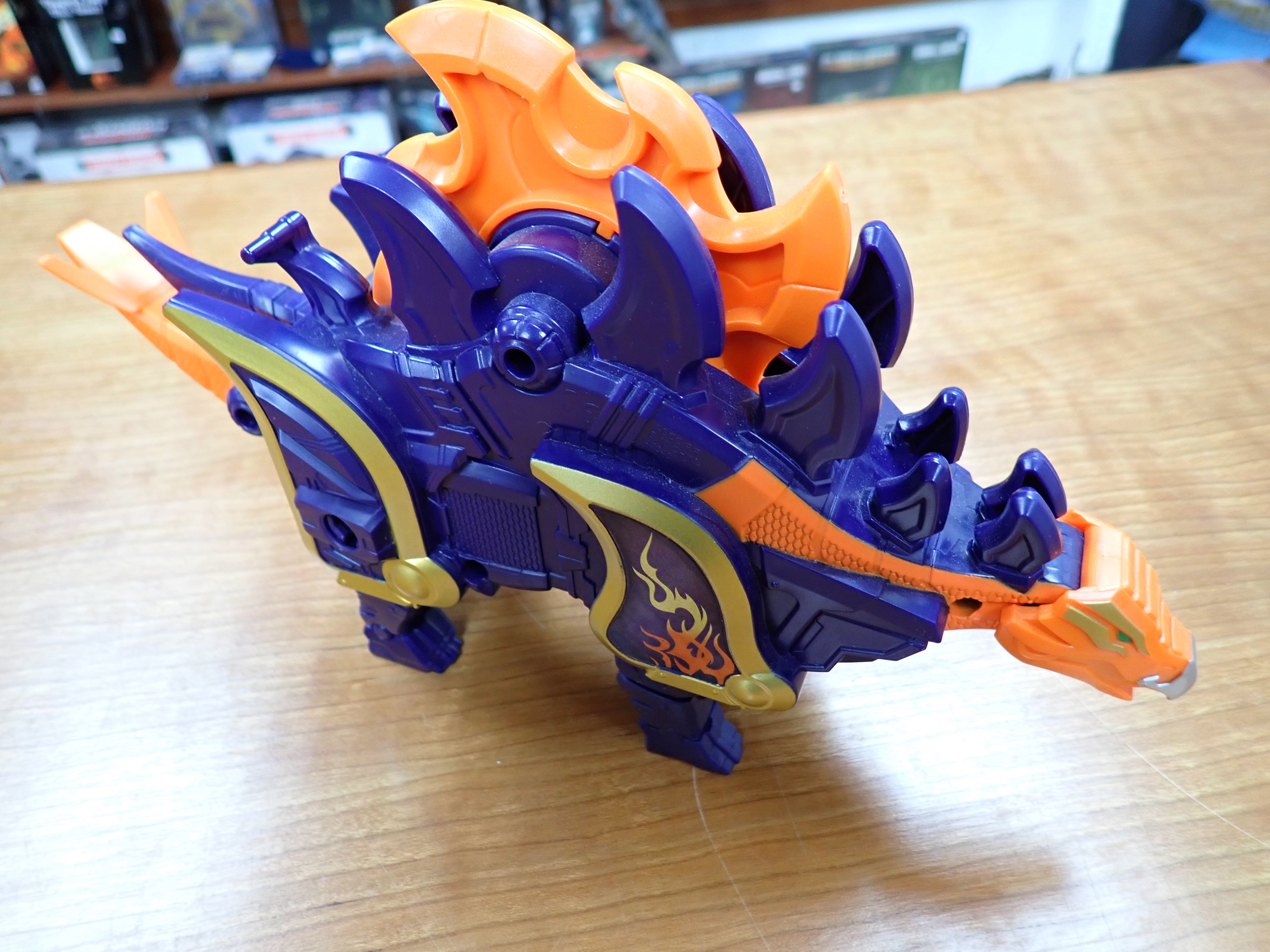Bandai: Power Rangers Super Ninja Steel - Stegasaurus Zord