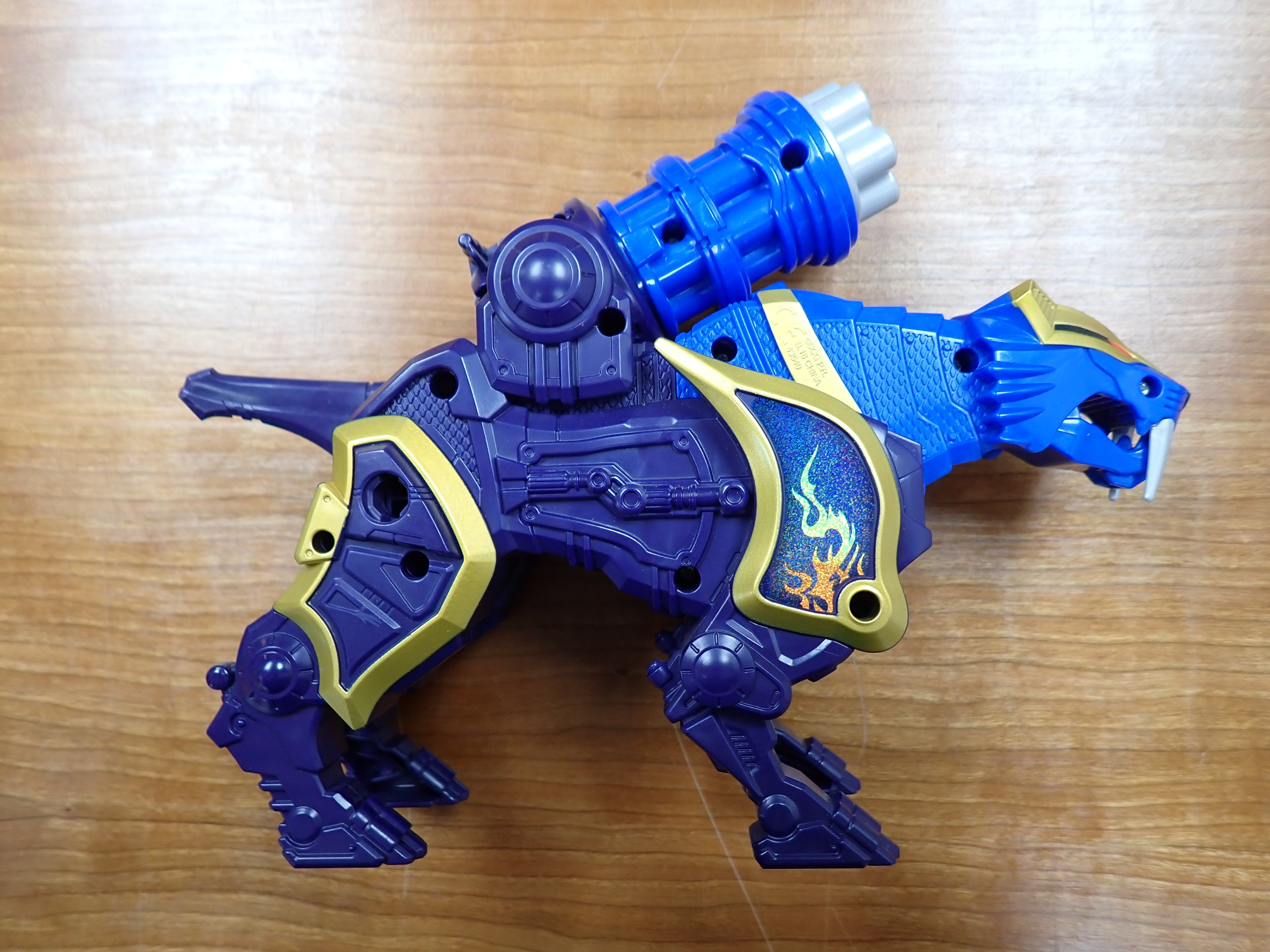 Bandai: Power Rangers Super Ninja Steel - Sabertooth Zord