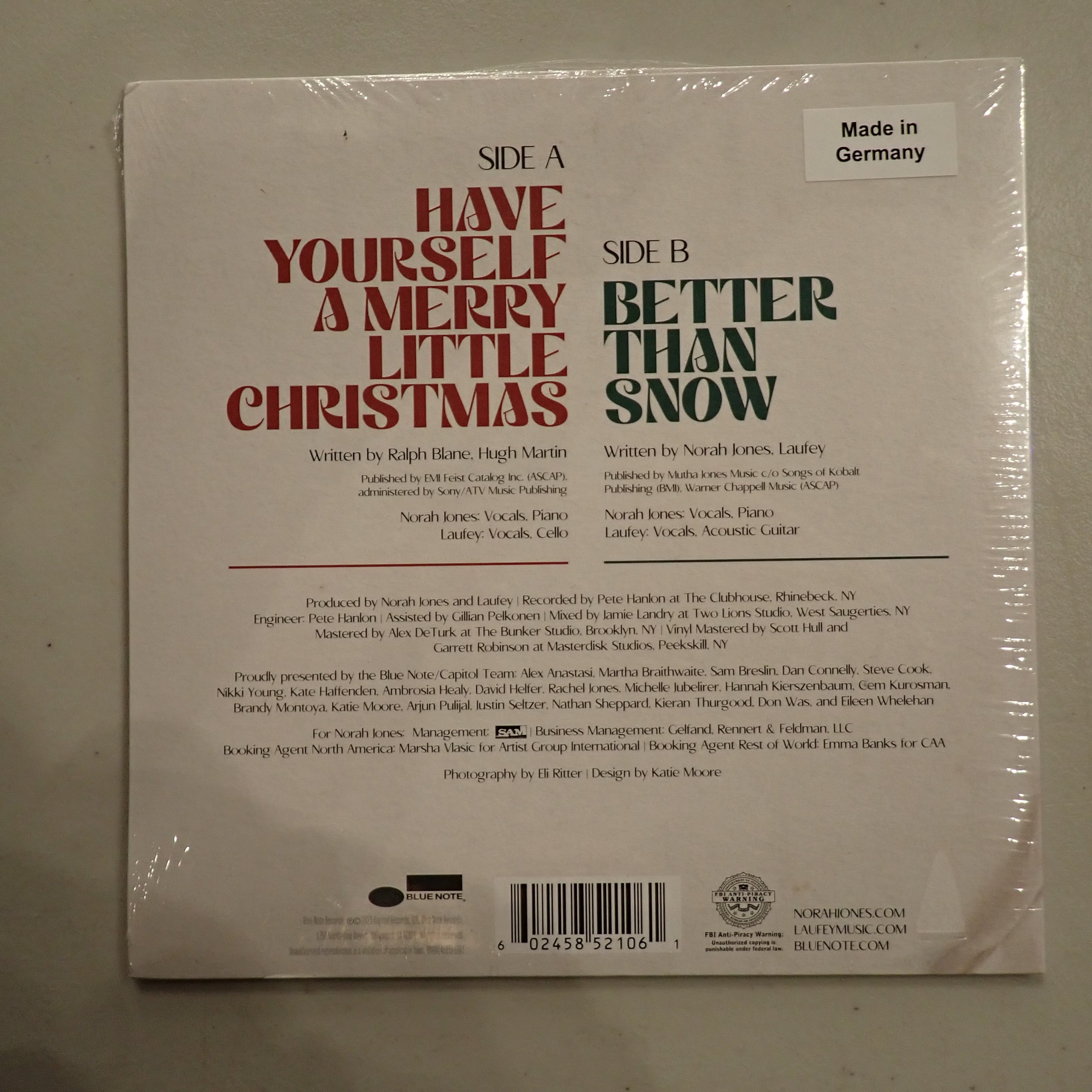 Norah Jones, Laufey - Christmas With You