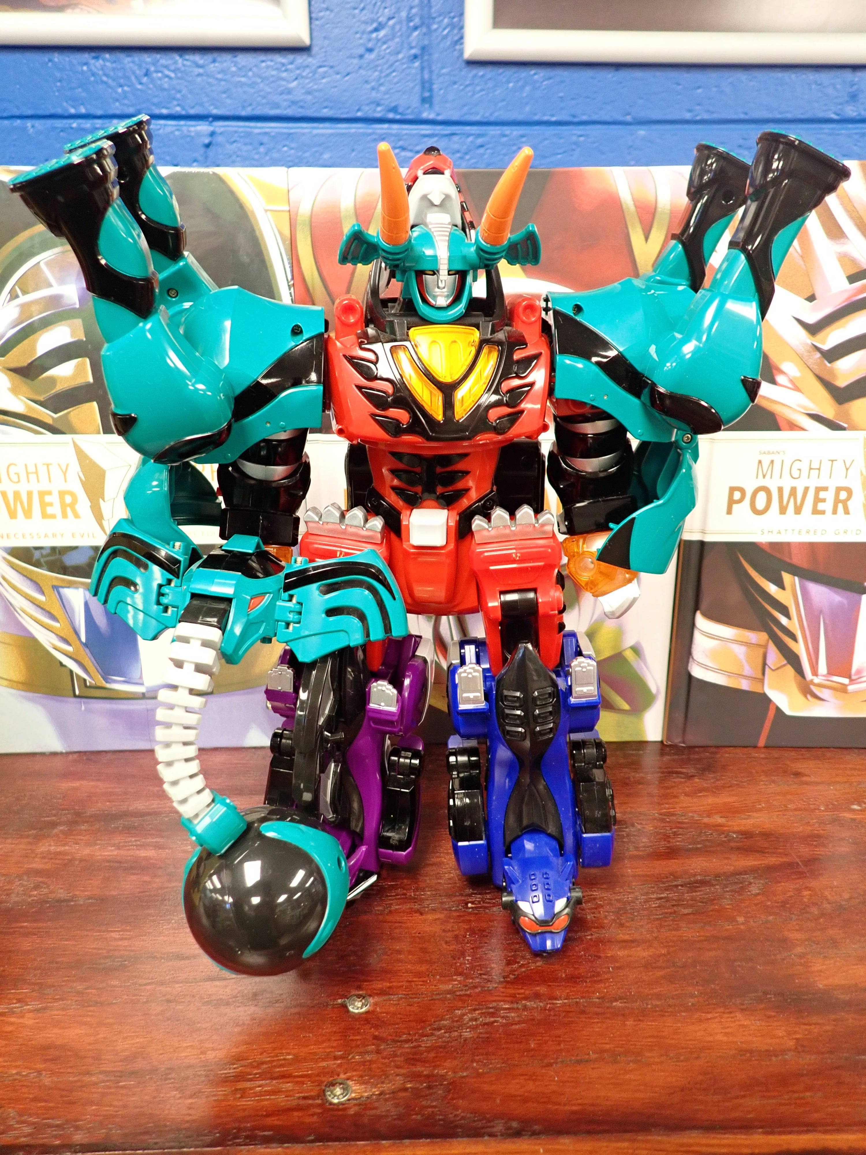 Bandai: Power Rangers Jungle Fury - Jungle Pride Megazord w/ Elephant Power