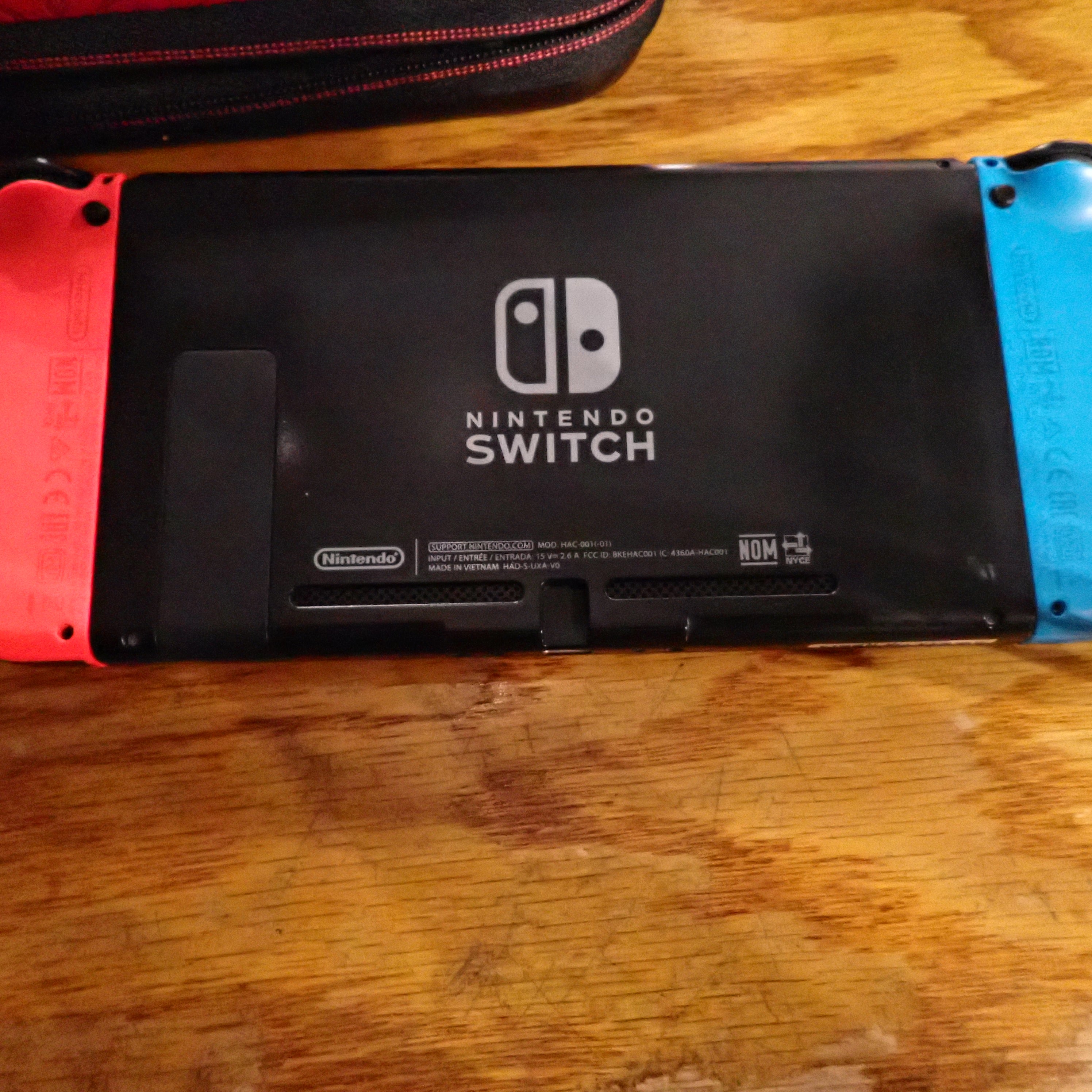 Nintendo Switch V2 - Red/Blue