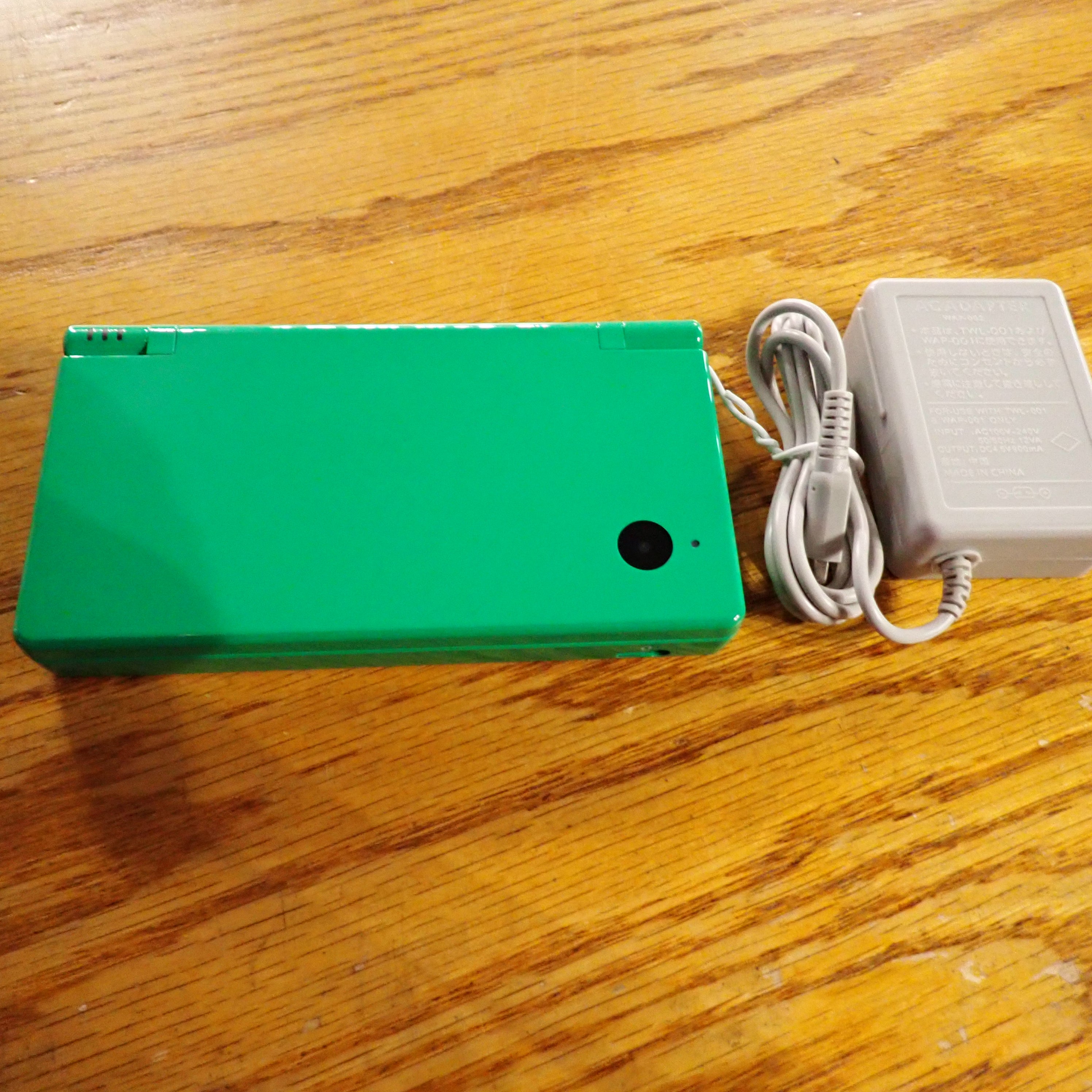 Nintendo DSi - Green