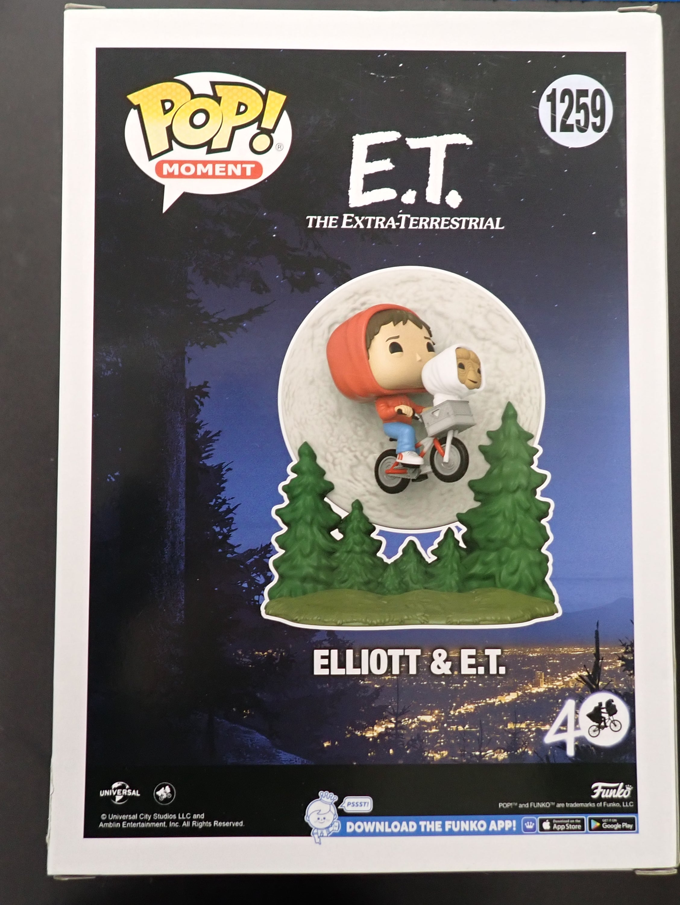 Elliot and ET- POP! #1259