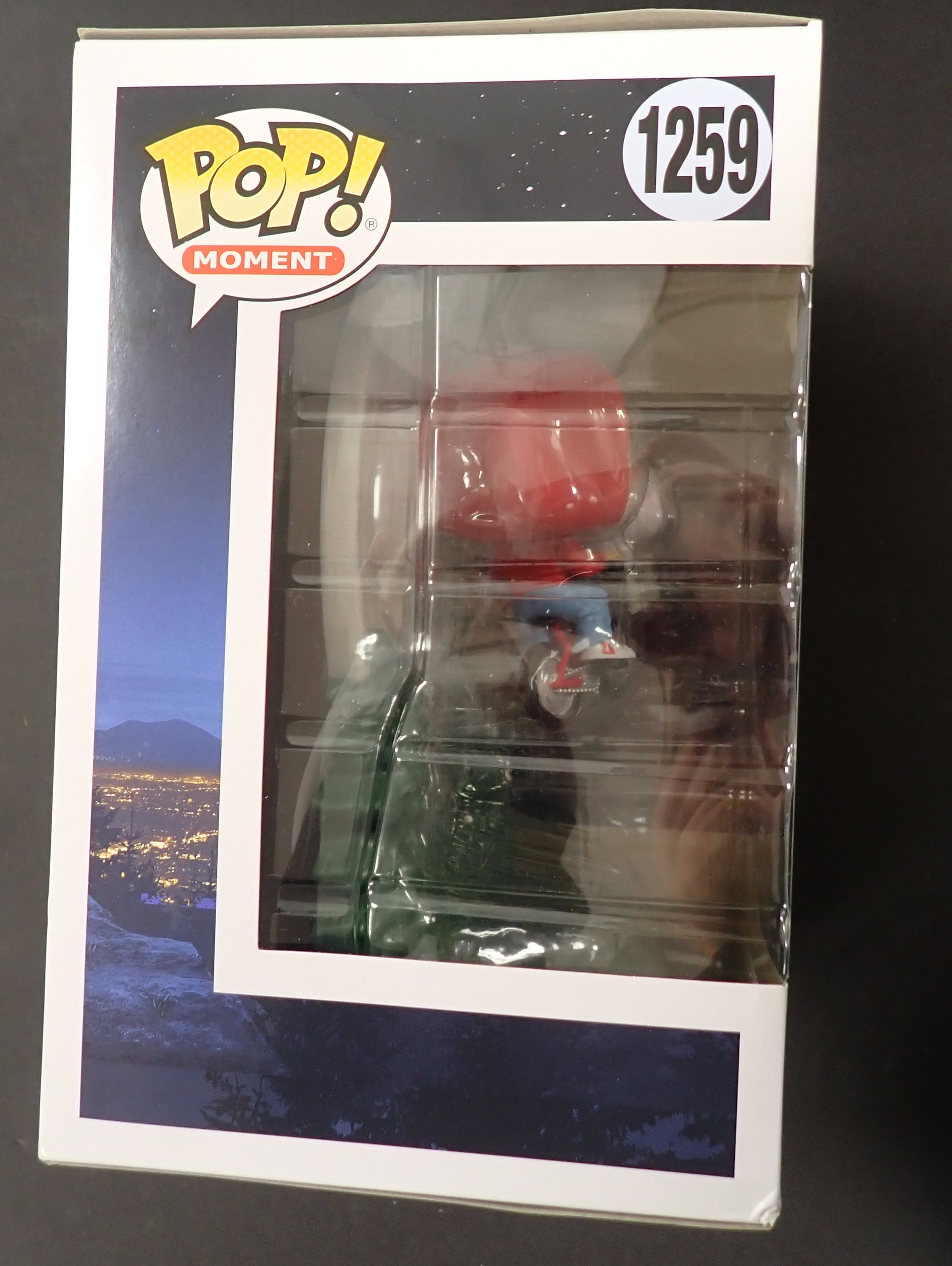 Elliot and ET- POP! #1259