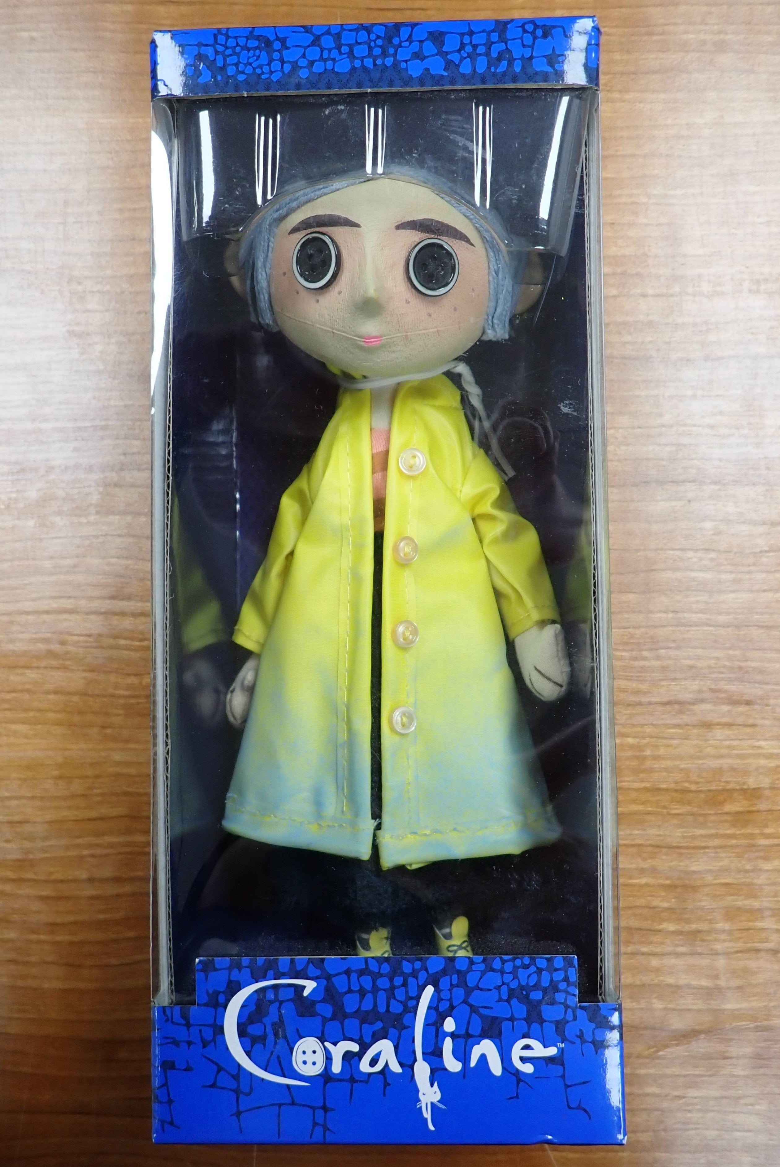 NECA: Coraline's Doll Prop Replica