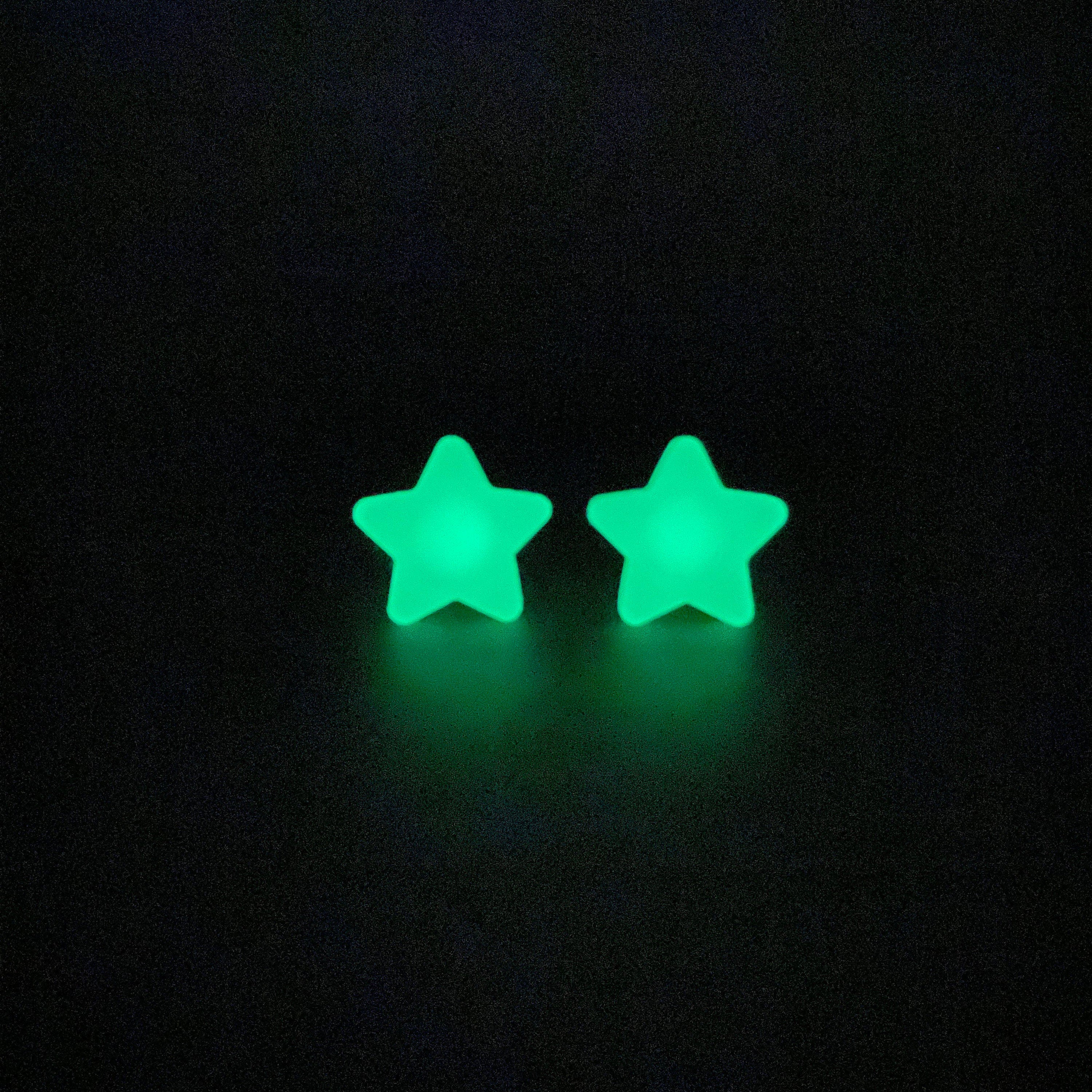 Glow In the Dark Star Stud Earrings - Green