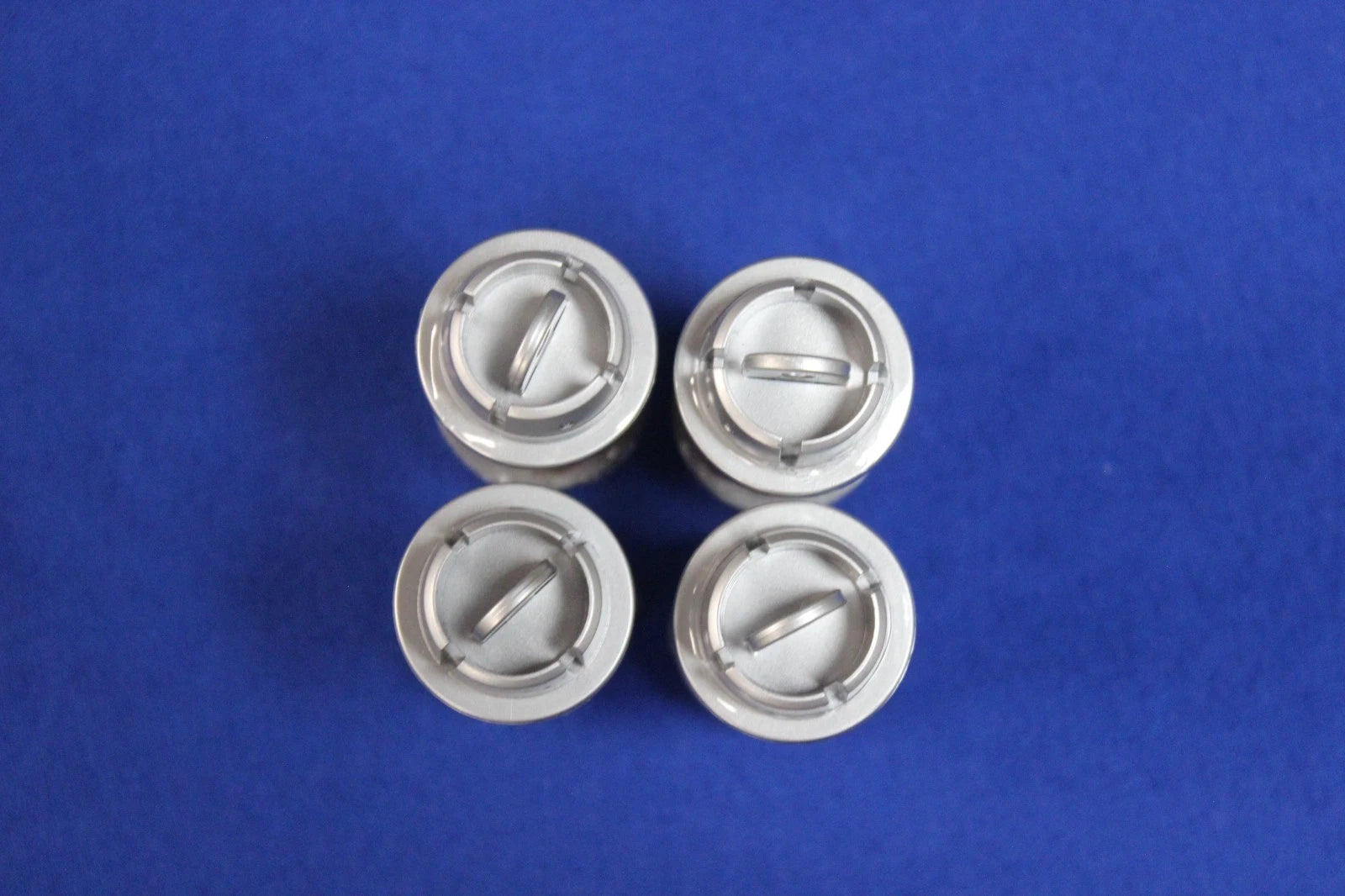 Disney Star Wars Galaxy's Edge Kyber Crystal Series 1 Lot of 4 Capsules