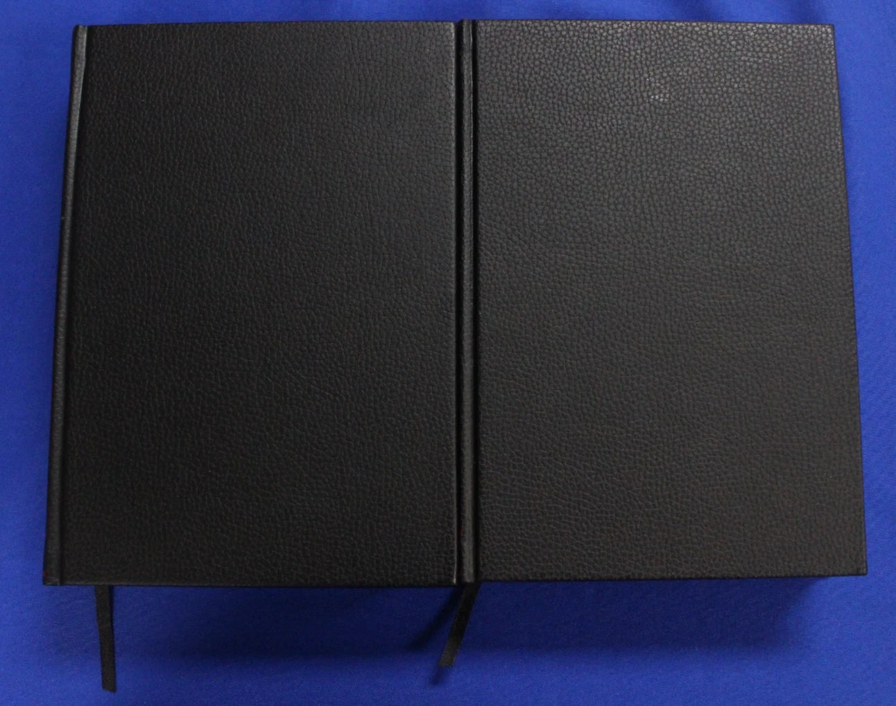 Berserk Deluxe Edition Hardcover Complete Set Volumes 1-14 [Pre-Owned]
