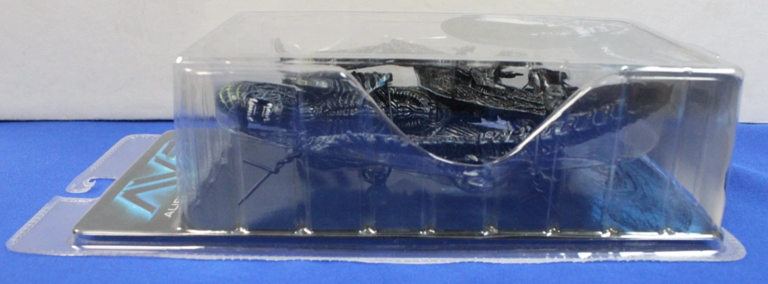 Alien vs Predator: Grid Alien 7" Figure