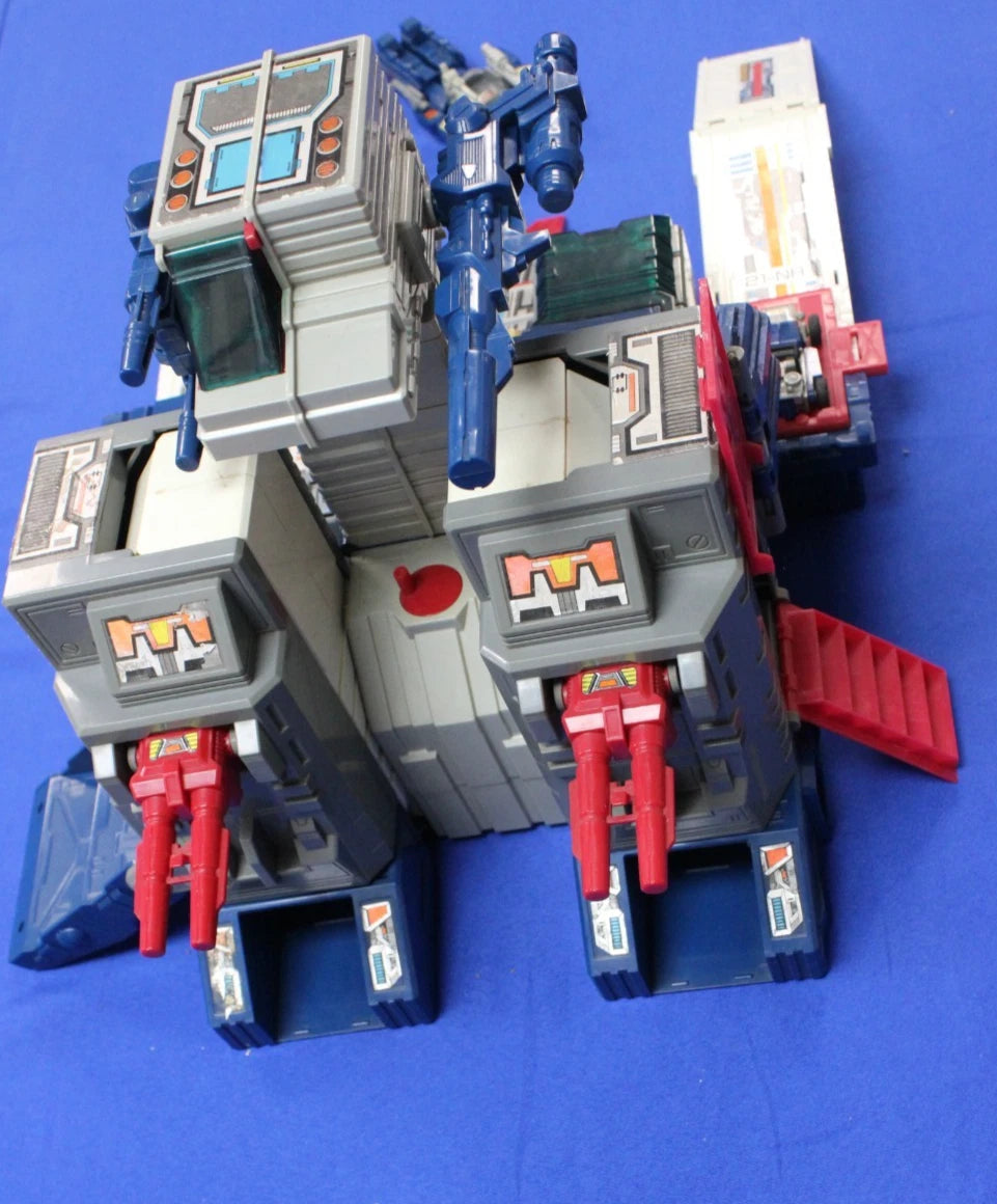 Hasbro 1987 G1 Transformers Fortress Maximus Headmaster