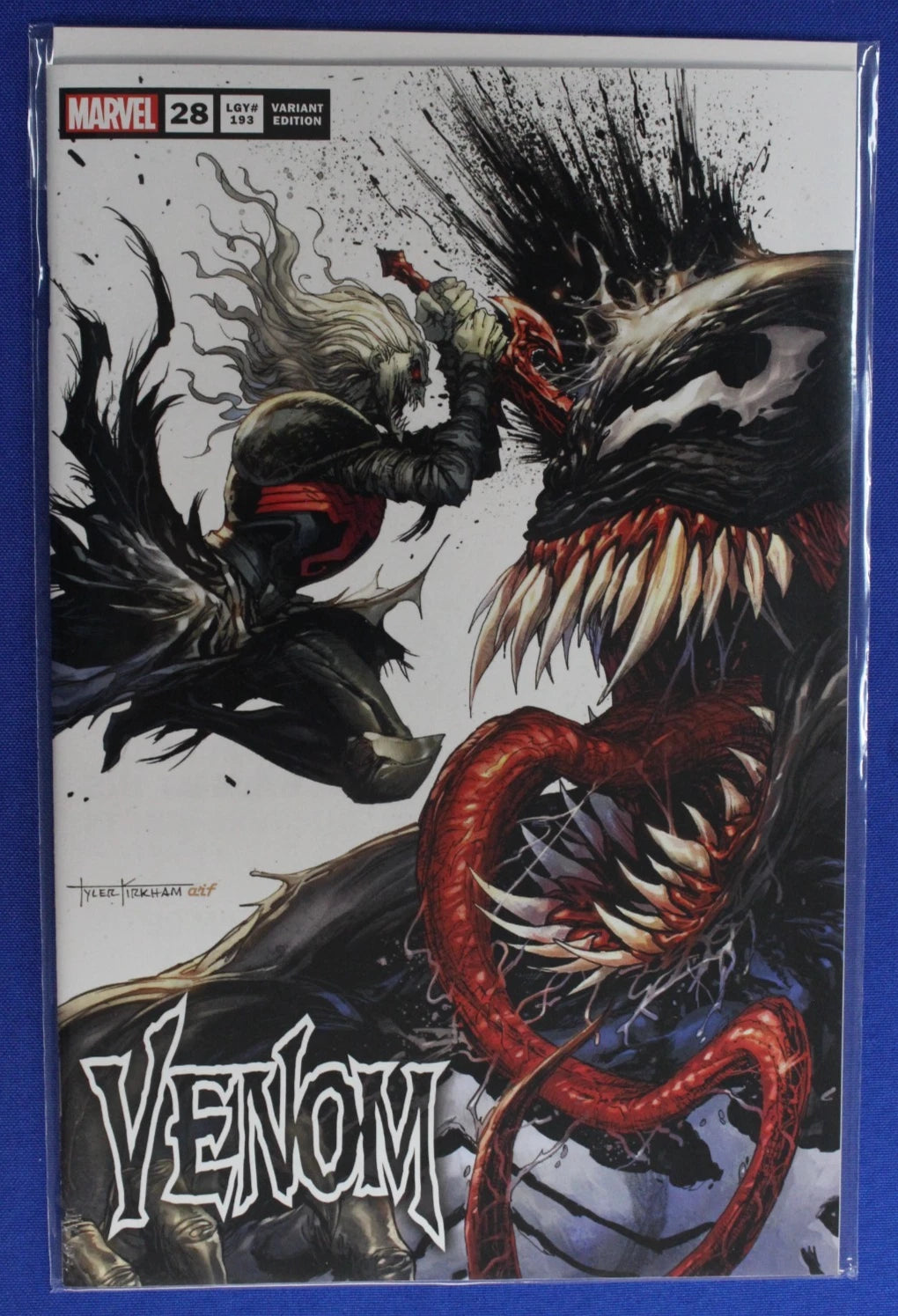 Venom #28 Tyler Kirkham Variant & Virgin Variant VF/NM