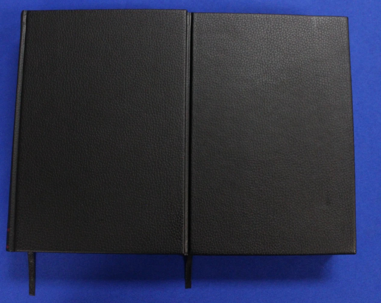 Berserk Deluxe Edition Hardcover Complete Set Volumes 1-14 [Pre-Owned]