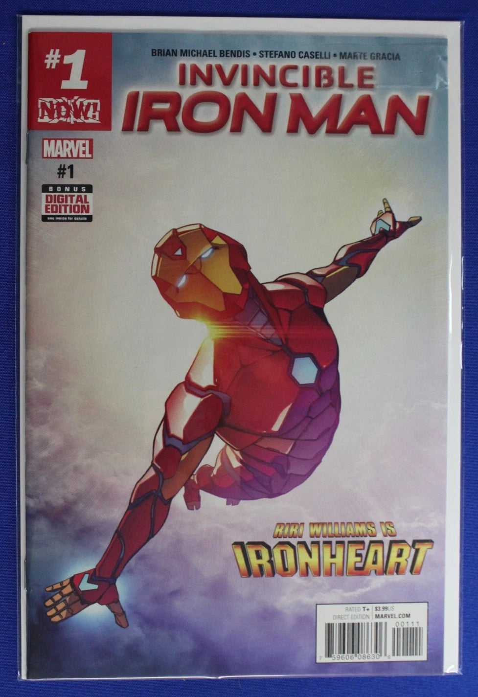 Invincible Iron Man #1-3 + Variant & Champions #4 VF/NM