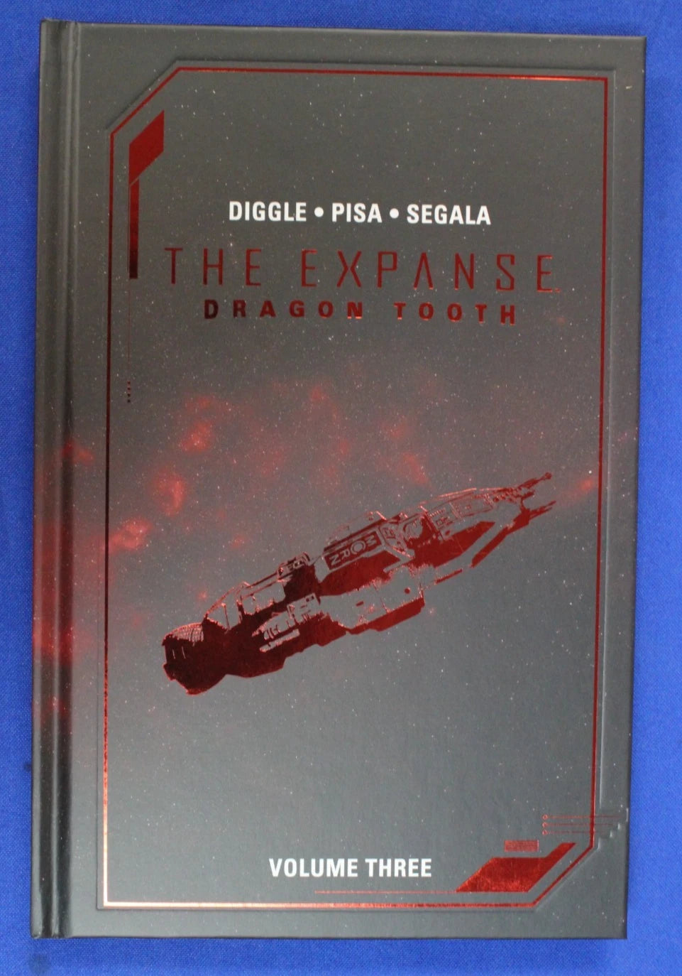 The Expanse Dragon Tooth Kickstarter Exclusive Red Metal Boxed Set + Extras