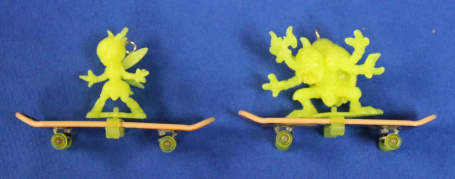 Bandai 1999 Digimon Skateboarding Lillymon + MegaKabuterimon Glow in the Dark