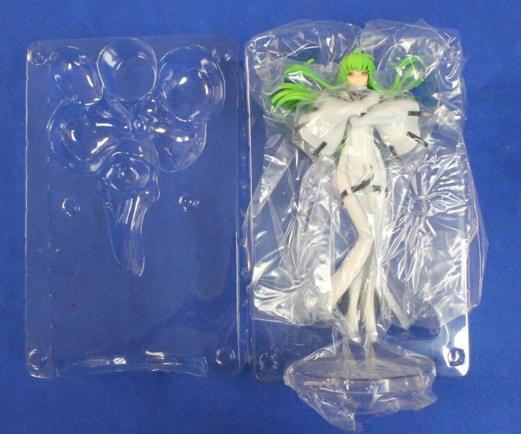 C.C. - Statuette