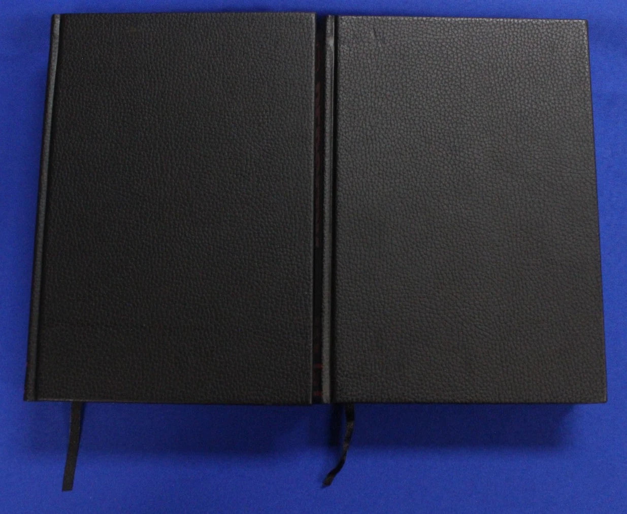 Berserk Deluxe Edition Hardcover Complete Set Volumes 1-14 [Pre-Owned]