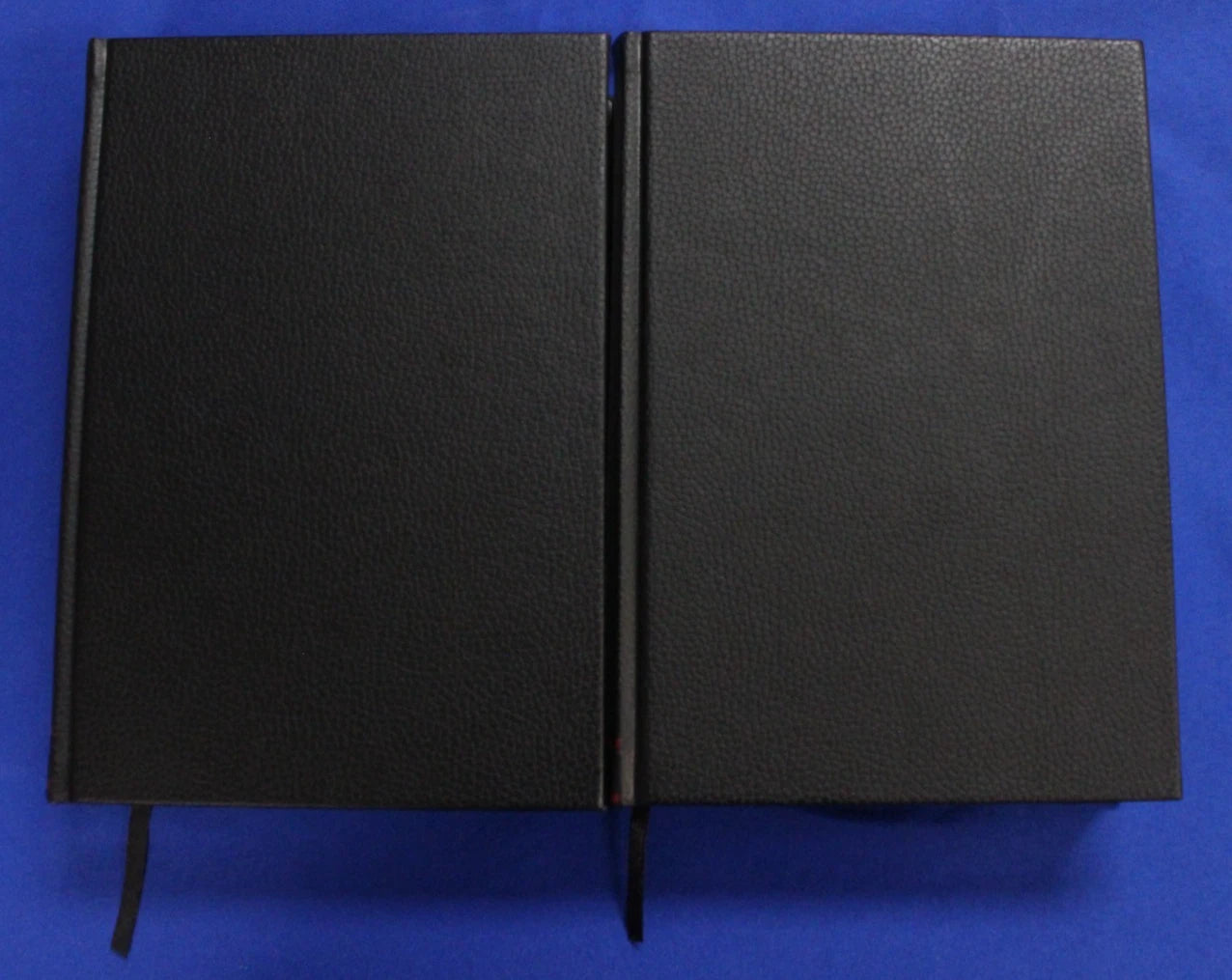 Berserk Deluxe Edition Hardcover Complete Set Volumes 1-14 [Pre-Owned]
