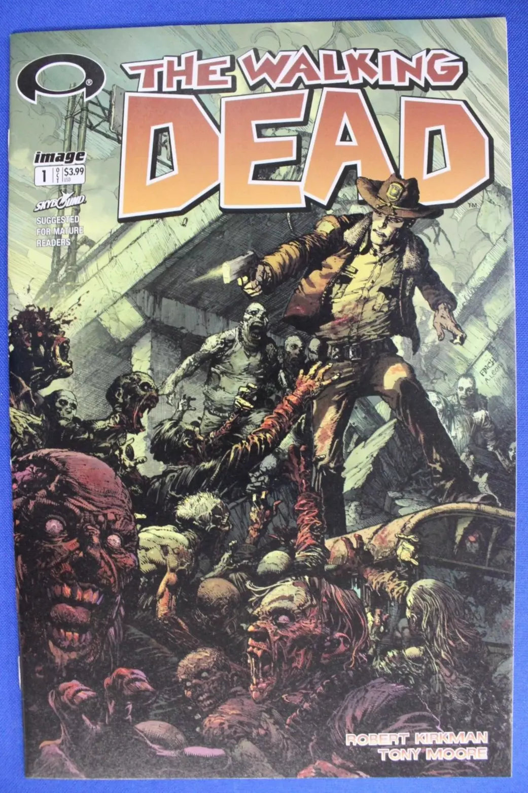 The Walking Dead Lot of 104 VF-VF/NM