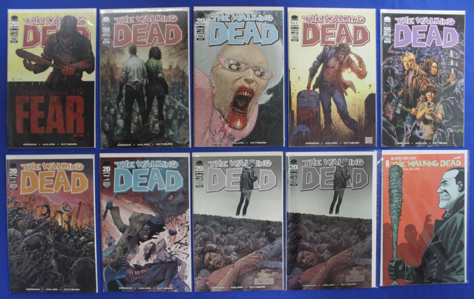 The Walking Dead Lot of 256 VF-VF/NM