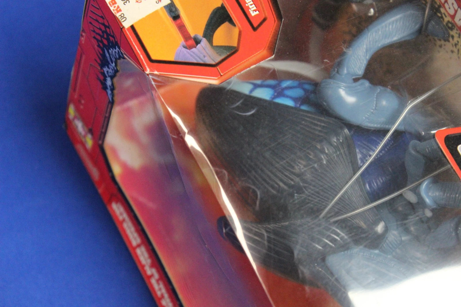 Galoob 1996 Starship Troopers Action Fleet Plasma Bug vs. Ace Levy &amp; MI Trooper Action Figure