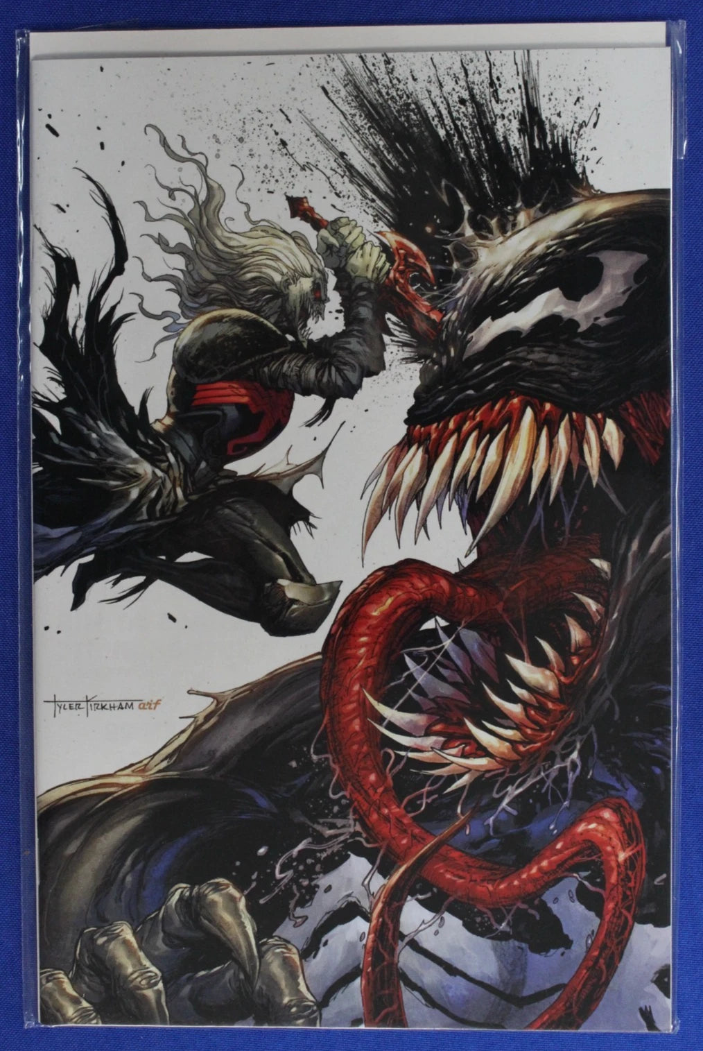 Venom #28 Tyler Kirkham Variant & Virgin Variant VF/NM