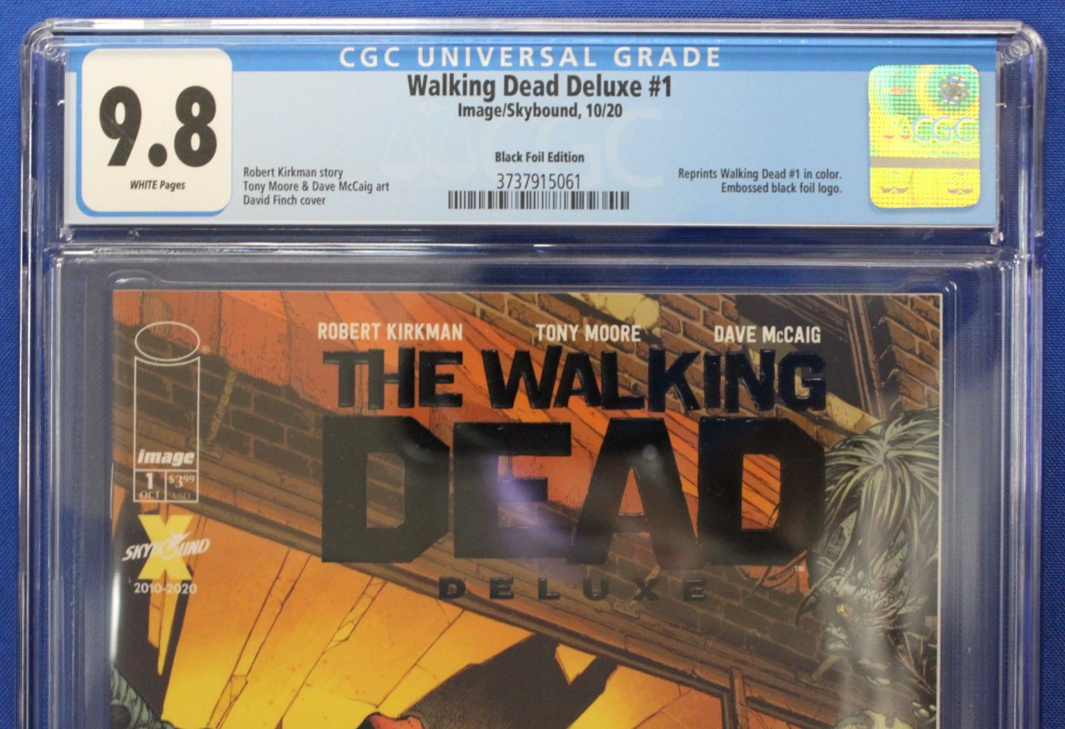 The Walking Dead Deluxe #1 Black Foil Variant CGC 9.8 NM/M