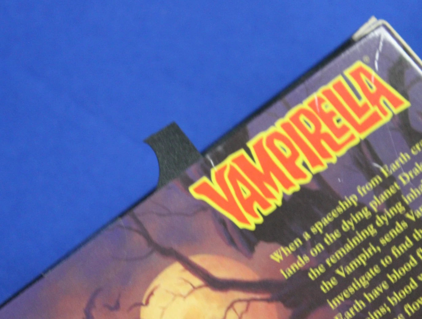 Executive Replicas Vampirella Figure