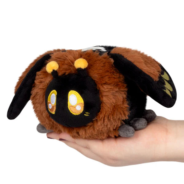 snackers_deaths-head_hawkmoth.webp